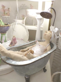 Badedame in Badewanne